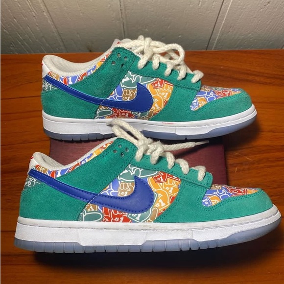 Nike Other - Foam Finger Dunks